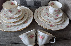 Royal Albert Tranquillity 5 Piece Place Setting x 4 Bone China England 20 Pieces - Picture 1 of 21