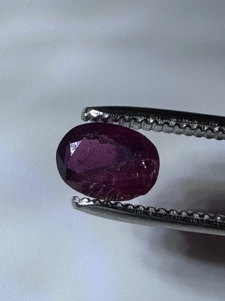 💎1.99 ct Untreated Ruby – Oval 8.64×6.09 mm, Tanzania – GFCO Report - Image 1 of 4