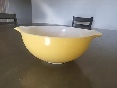Vintage PYREX 443 2 1/2 Qt Town & Country Yellow Cinderella mixing bowl - Image 1 of 4