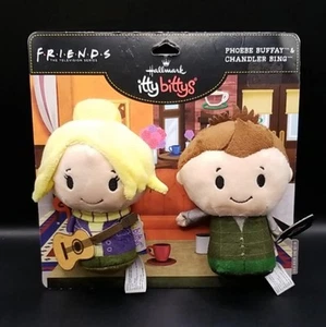 ๐ Hallmark ITTY BITTYS ~FRIENDS~ Phoebe Buffay & Chandler Bing ~Plush~ NEW - Picture 1 of 3
