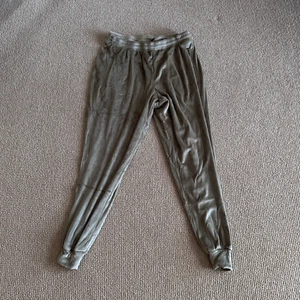 Skims Gold Velour Joggers, Size Large New - Picture 1 of 3