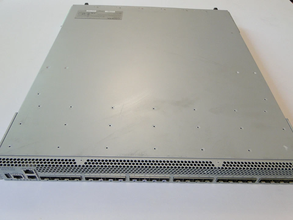 Arista DCS-7124S 24-Port 10 Gigabit Ethernet Managed Switch 1 Year Warranty Foto 1 de 1