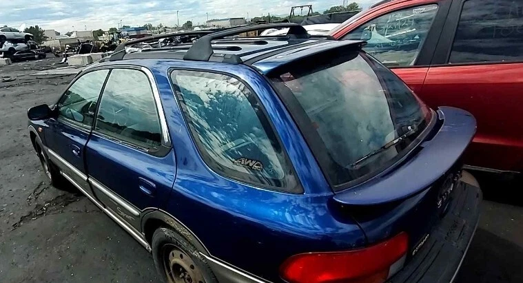 Alerón trasero medio OEM 97-01 Subaru Impreza Wagon JDM GF8 usado🤙 Foto 1 de 3