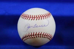 Joe Torre PSA DNA Autograph 2001 World Series Signed Baseball - Picture 1 of 2