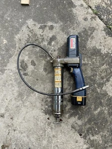 Lincoln 1200 PowerLuber Grease Gun - Picture 1 of 5