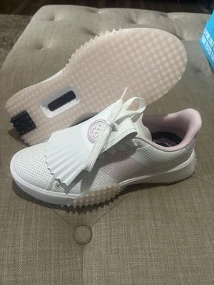 Zapato de golf G/Fore para damas G.112 perforado silla de montar Kiltie nieve/rubor talla 8,5 NUEVO Foto 1 de 4