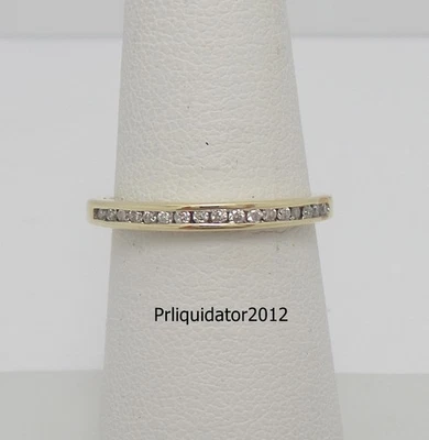 Anillo de boda de aniversario de diamantes de princesa natural de 1/7 quilates de oro amarillo de 10 quilates Foto 1 de 4