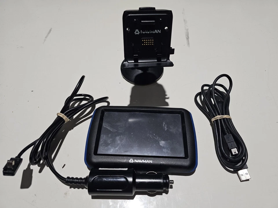 Genuine Navman My Escape II N382 Gps Navigation 5" CM-2K | Parts Or Repair - Image 1 of 4