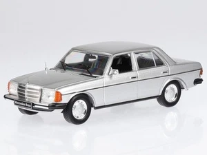 Mercedes W123 200 D silver diecast modelcar IXOCLC340N IXO 1:43 - Picture 1 of 4