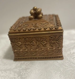 Vtg Resin Ornate Gold Colored Trinket /Jewelry/Vanity Decorative Box w/ Lid EUC - Picture 1 of 8