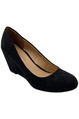 Bomba de cuña de gamuza negra para mujer Chinese Laundry Nima Foto 1 de 3