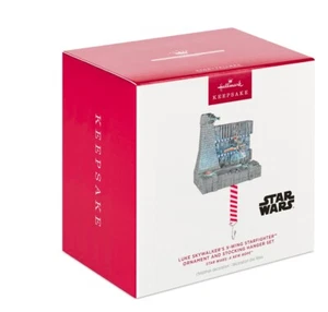 Hallmark 2024 Ornamento Star Wars Luke Skywalker's X-Wing Starfighter y Medias - Imagen 1 de 5