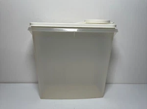 Tupperware Cereal keeper clear base white top with pourer #469-13 - Picture 1 of 10
