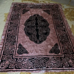 Twin Bed Spread. Made in India. Mauve and Black. Cotton. 87" x 66.5". AL. - Picture 1 of 1