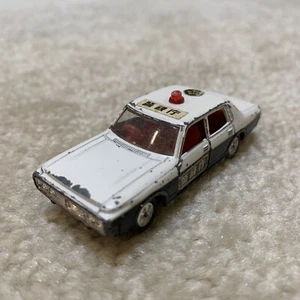 Tomica Nueva Corona Japón Coche de Policía Diecast Blanco Negro Vehículo de Juguete No. 32 1:65 - Imagen 1 de 13