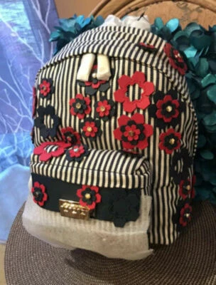 时尚!***全新带标签 Zac Posen Eartha 背包 钱包 蓝色 白色 带红色花朵 — 第 1/4 张图片