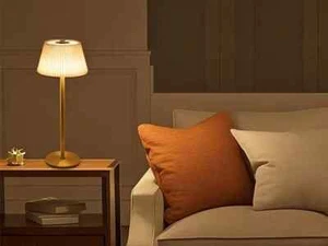 Flaxen Fabric Shade 3-color touch dimming battery powered rechargeable desk lamp - Picture 1 of 8