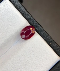 0.80 Cts Ruby Red Color Oval Shape loose gemstone From Mozambique - Picture 1 of 13