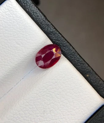 0.80 Cts Ruby Red Color Oval Shape loose gemstone From Mozambique - Image 1 of 4