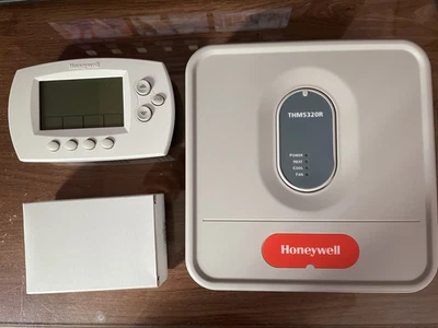 Honeywell YTH6320R1001 Prog Wireless Thermostat Kit, Control Module & Sensor - Image 1 of 4
