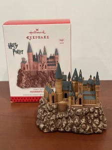 Harry Potter Schloss Hogwarts 2013 Hallmark Andenken Magic Sound Ornament - Bild 1 von 18