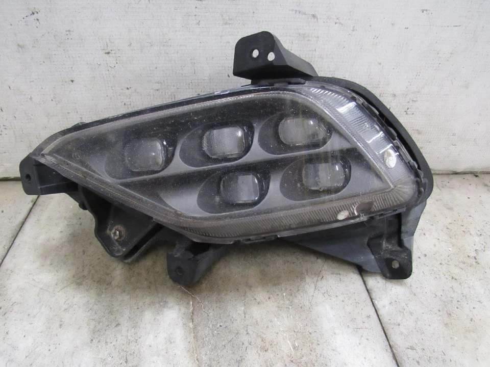 Faro antiniebla izquierdo 15 16 17 HYUNDAI AZERA Foto 1 de 3