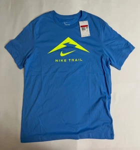 Camiseta para hombre Nike Trail Logo Dri-FIT azul claro talla grande FQ3914-412 - Imagen 1 de 2