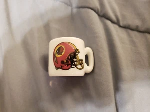 Vintage NFL Mini Kaffeetasse Becher WASHINGTON REDSKINS 1,25" Sammlerstück Miniatur - Bild 1 von 5