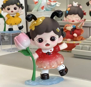 Tntspace Zoraa Looking For Bees Red Pendant Action Figure New Toy In Stock - Picture 1 of 5