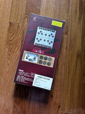 Juego de mesa de viaje magnético de ajedrez chino (Xiangqi) piezas de juego de color jade Foto 1 de 4