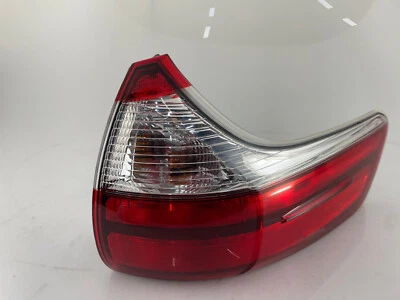 Luz trasera exterior OEM | 2015 -- 2020 Toyota Sienna (derecha/pasajero) Foto 1 de 4