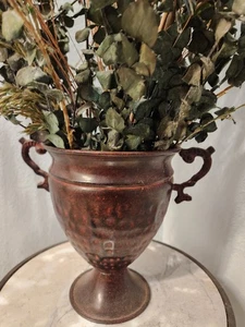 Eukalyptus in Bronze wie Urne - Bild 1 von 3