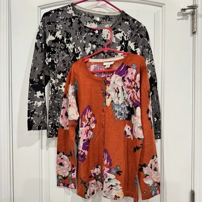 Lote de 2 Suéteres de Lana Merino Granate Colina Talla Pequeña Estampados Florales y Abstractos Foto 1 de 4