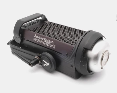 APUTURE LIGHT STORM 300X LED 双色单灯套件 — 第 1/4 张图片