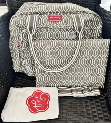 LOU HARVEY NWT Gray/White Print Diaper Changing Pad Pockets Coated Nappy Bag - Image 1 of 4