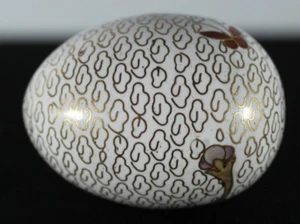VINTAGE CHINESE CLOISONNÉ BRASS ENAMEL FLORAL DECORATIVE 2.5" EGG Miniature RARE - Picture 1 of 5