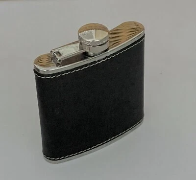 Frasco da marca Fossil • 5 oz aço inoxidável com couro preto - Imagem 1 de 3