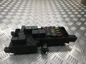 T20 Genuine Volvo Fuse box 518787205 8678449-DIEP2X OEM - Picture 1 of 5
