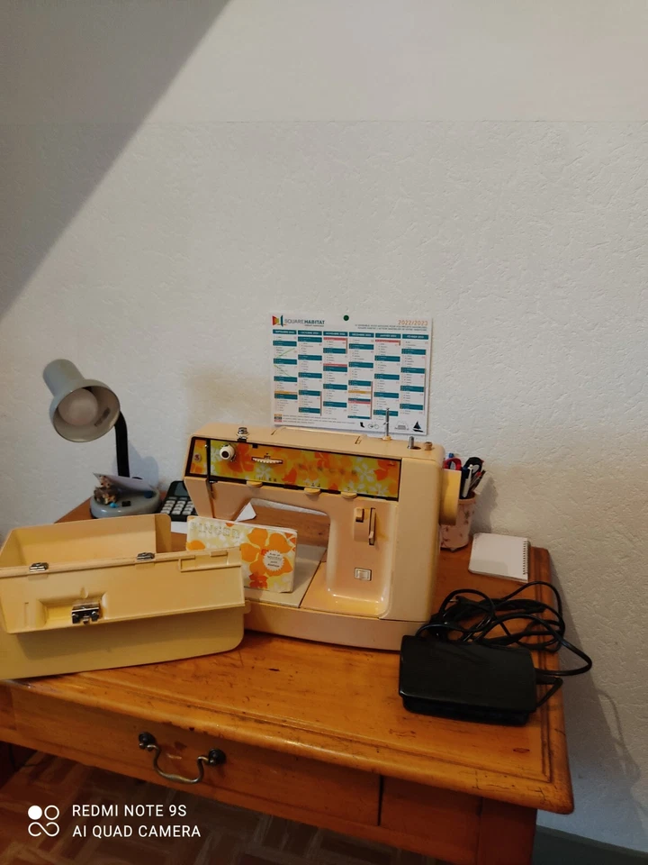 Machine à coudre SINGER STARLET made in France KEMA KEUR 334 CEBEC N6373 - Bild 1 von 1