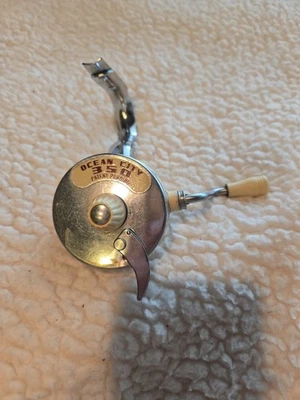 Carrete de pesca Ocean City 350 de colección patente pendiente con línea en el carrete funciona Foto 1 de 4