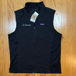 NWT Patagonia Men’s Sz XL Black R1 Full Zip Vest Outdoors Hiking $119 CHEST LOGO - Picture 1 of 15