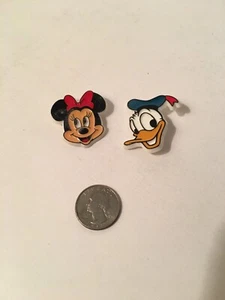 DISNEY 1970'S ERA MINNIE MOUSE DONALD DUCK Plastic Pinback Pin Auction Finds 702 - Picture 1 of 2