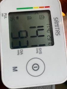 Sanitas wrist blood pressure monitor - with new batteries - Picture 1 of 4