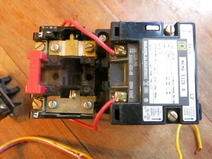 Square D Motor Starter with Start stop Switch 3 Poles, Size 0, 8536SBG1 - Picture 1 of 10