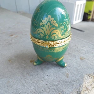 Avon Collectable Porcelain Egg with Clock Emerald & Gold new in box 2000 Vintage - Picture 1 of 10
