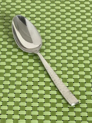 Столовые приборы Mikasa OLIVER из нержавеющей стали чайная ложка 18/10 атласная кованая с плоским наконечником - 6 3/8 дюйма - Изображение 1 из 4