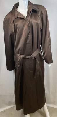 Gabardina larga marrón Saks Fifth Avenue, hecha en Hong Kong, talla 14 Foto 1 de 4