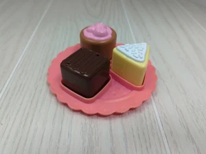 Fisher-Price Laugh & Learn Say Please Tea Set replacement 3 desserts + plate - Picture 1 of 7
