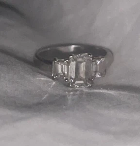 Emerald cut trinity diamond ring, great condition, size m - Picture 1 of 14