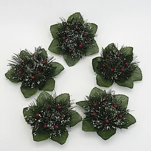 Fünf künstliche Weihnachtsbeeren & Kiefer Kerzenringe/Girlanden - 14 cm/5,5" Durchmesser - Bild 1 von 3